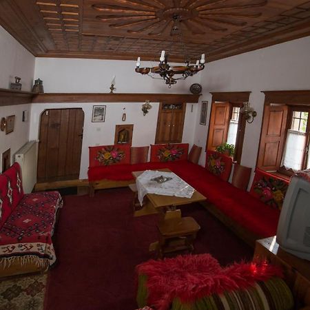 Astraka Guesthouse I ปาปิงโก ภายนอก รูปภาพ